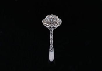 SORMUS, briljanttihiottuja timantteja n. 0.50 ct. 18K valkokultaa. Paino 3,3 g.