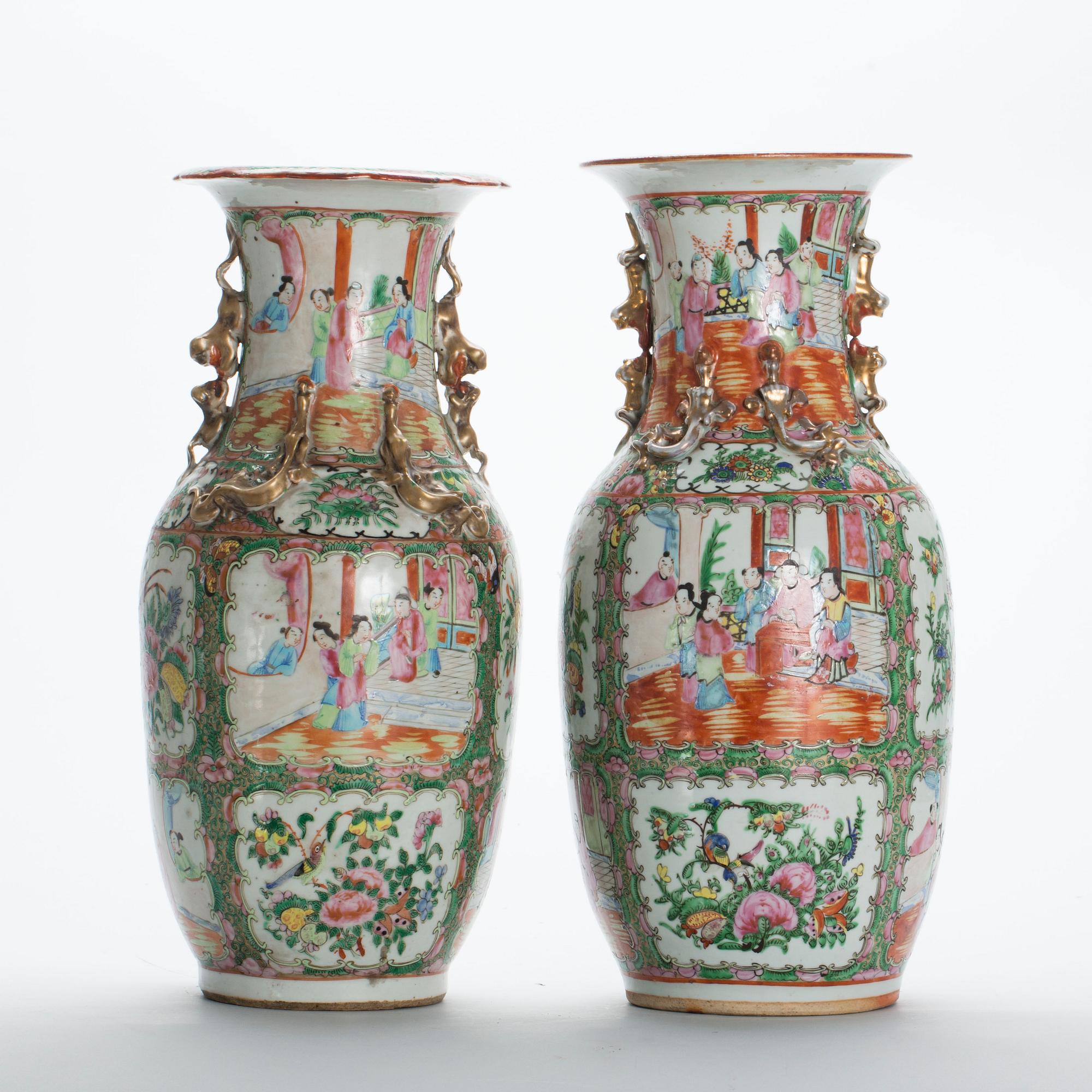 GOLVVASER, 2 st, porslin, Kanton, Kina, omkring 1900.