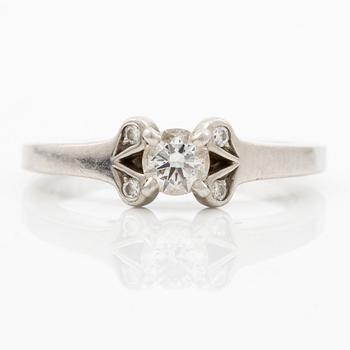 Cartier, ring platinum with round brilliant-cut diamonds.