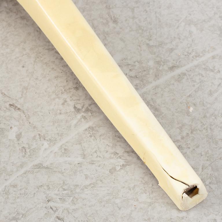 Robin Day, matbord samt fyra stolar, Hille, Storbritannien.