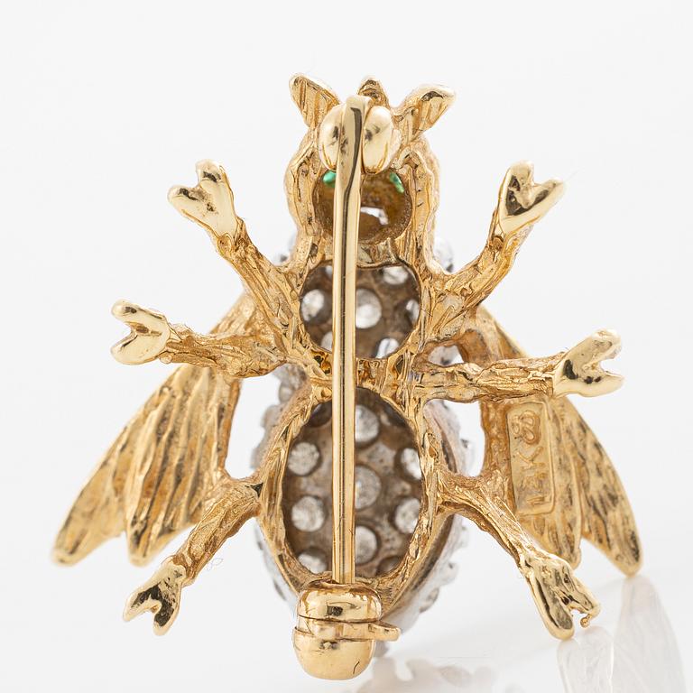 Brooch in the form of a bee, 14K gold with brilliant-cut diamonds.