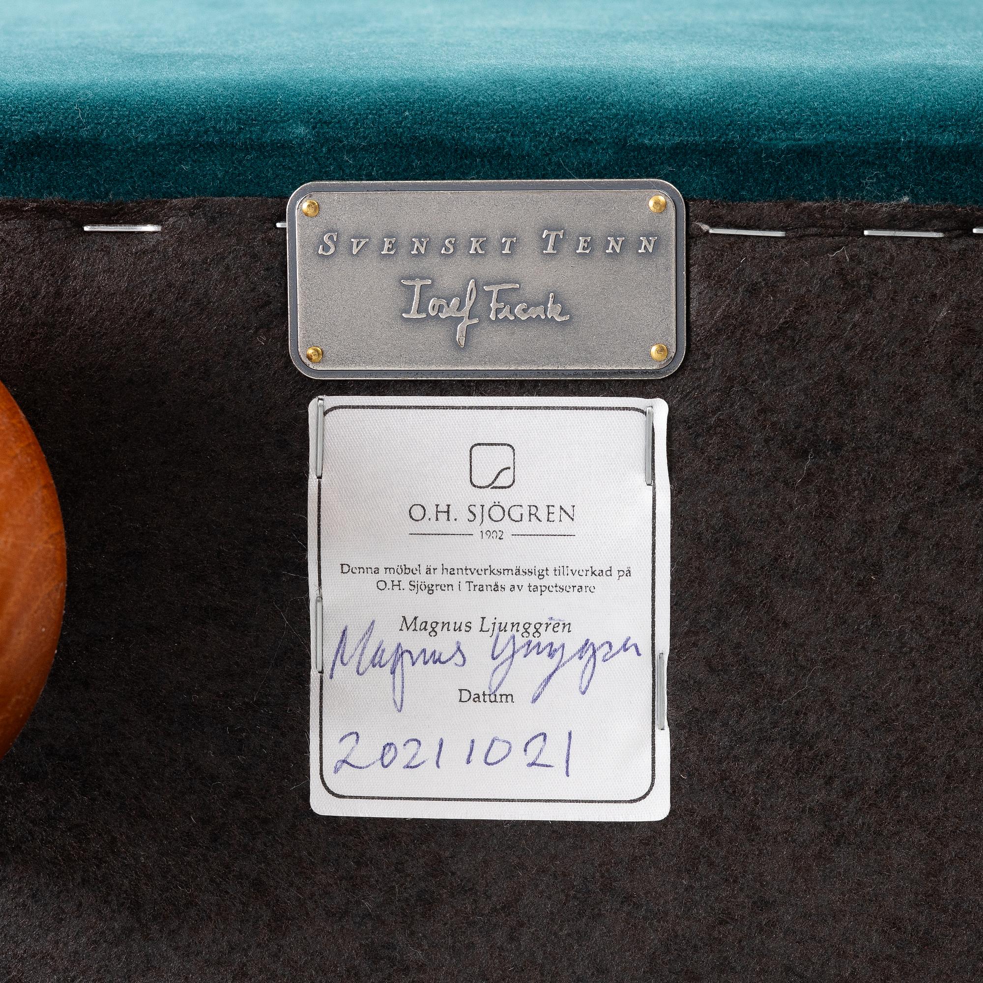 Josef Frank, a model 3031 sofa, Firma Svenskt Tenn, AB O.H: Sjögren, 2021.