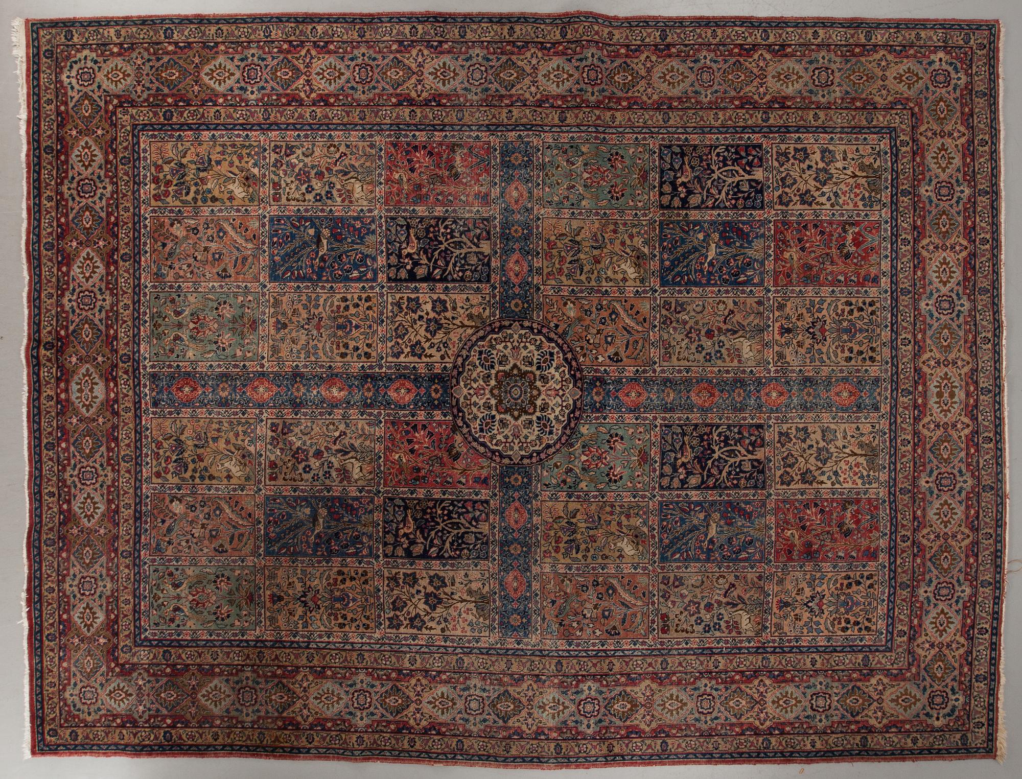 MATTA, semiantik, Täbris, ca 378 x 292 cm.