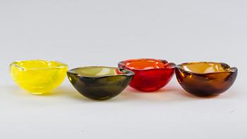 A SET OF FOUR CENEDESE VETRERIA GLASS BOWLS, later part of the 20th century.