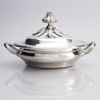 A French silver dish with lid, mark of Maison Odiot, Paris, France, second half of the 19th century.