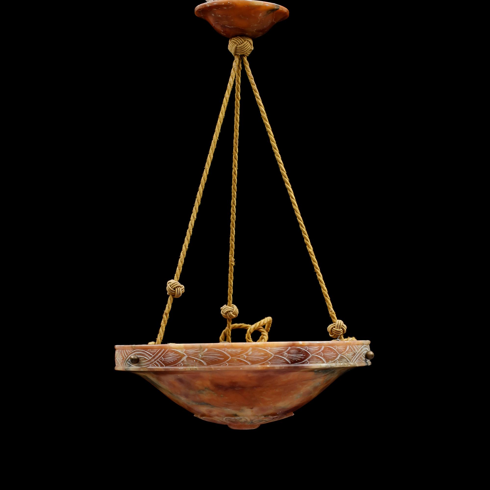 AMPEL, alabaster, 1900-talets första hälft. Höjd ca 70 cm.