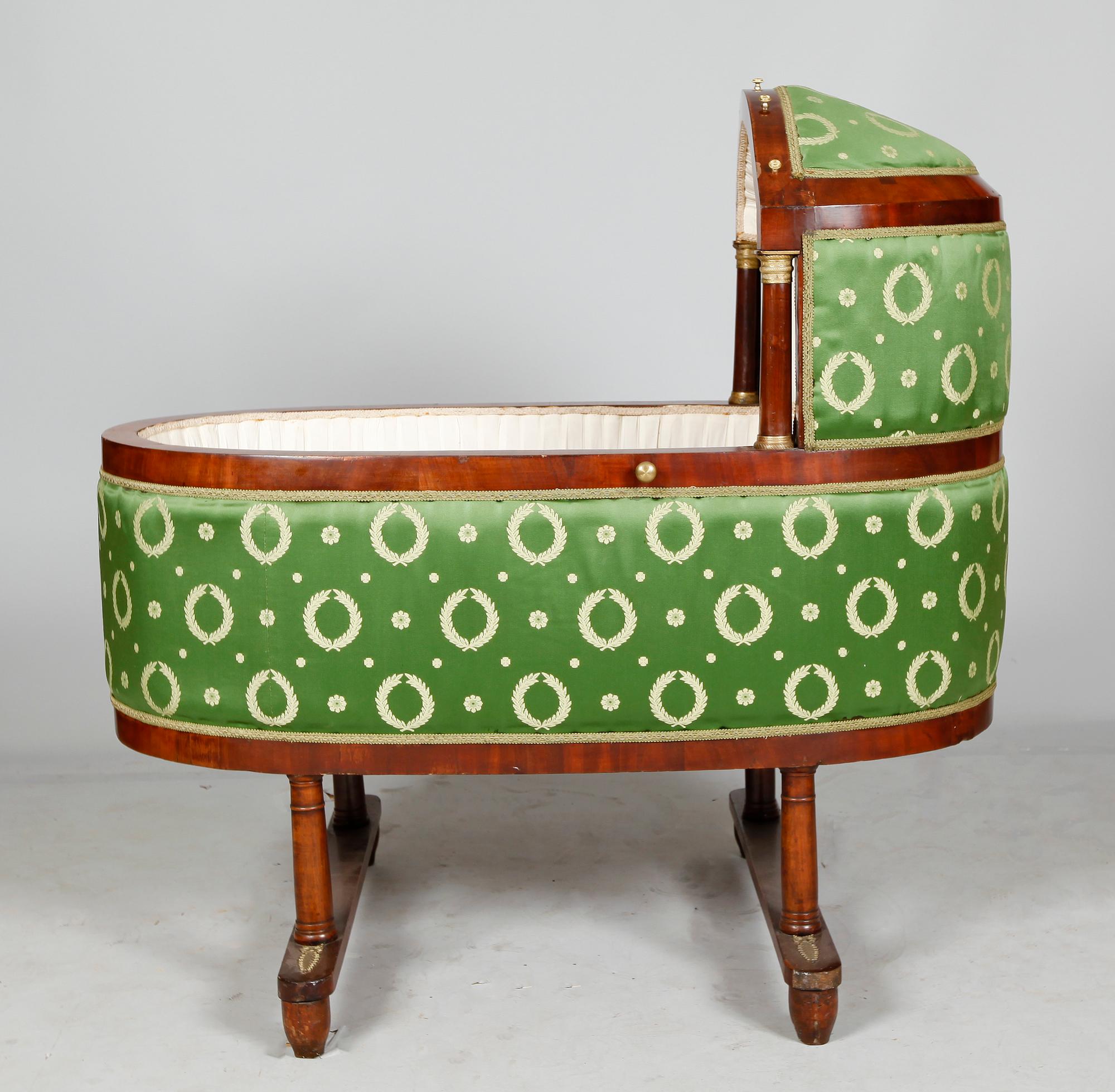 BARNSÄNG, empire, 1800-talets första hälft.