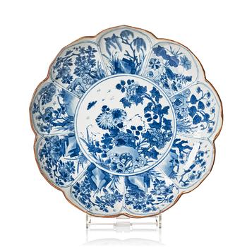 A blue and white flower shaped dish, Qing dynasty, first half of the 18th Century.