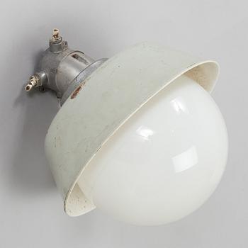 Seinä- / ulkovalaisin, malli 1445, Stockmann Orno, 1900-luvun puoliväli.