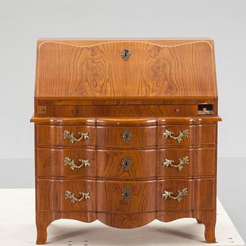 SNEDKLAFFSEKRETÄR, barockstil. 1900-tal.