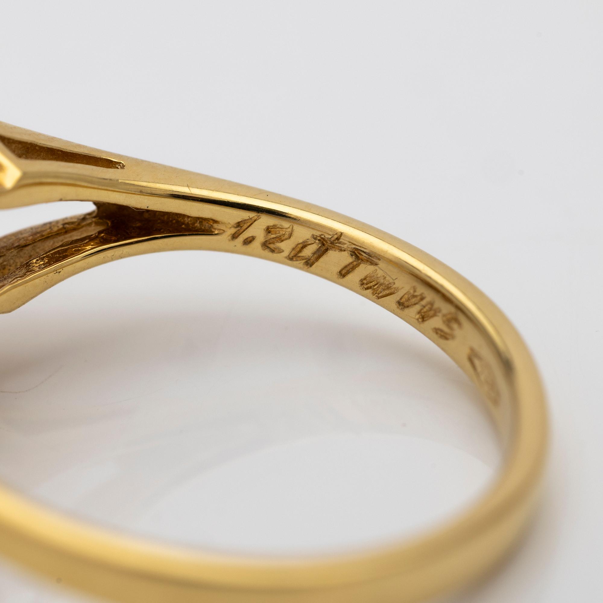 Carmoséring, 18k rött guld med briljantslipade diamanter.