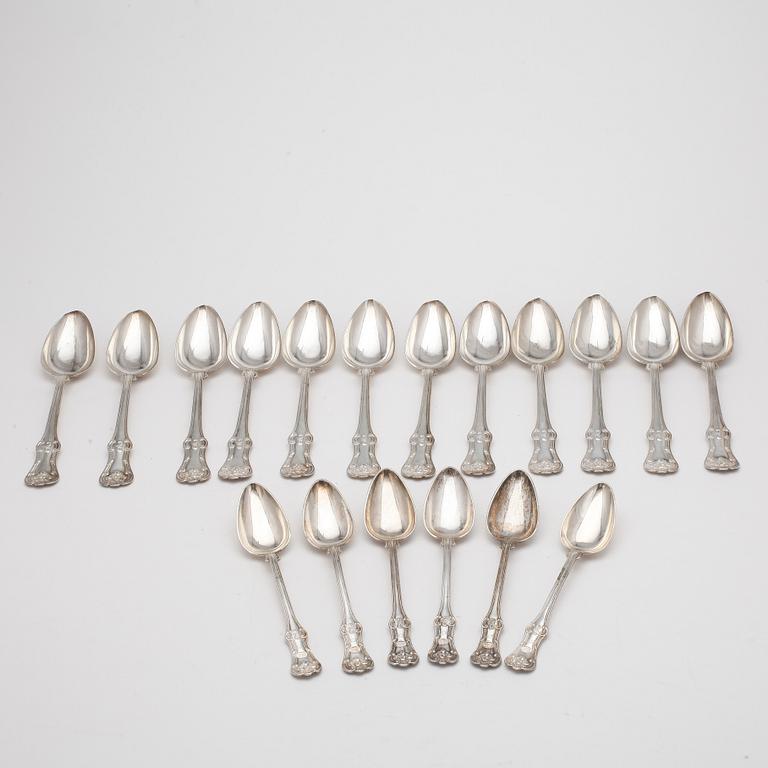 SKEDAR, 12+6 delar, silver, Larson & Co, Göteborg, 1860-tal. Totalvikt ca1200g.