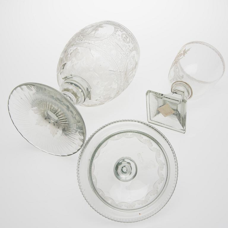 POKAL MED LOCK samt BÄGARE, glas. 1900-talets första hälft.