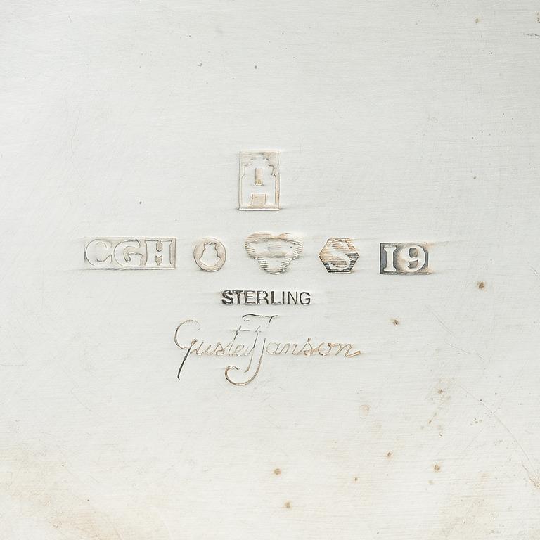 Gustaf Janson, vaser, 2 st, sterlingsilver, CG Hallberg, Stockholm, 1959.