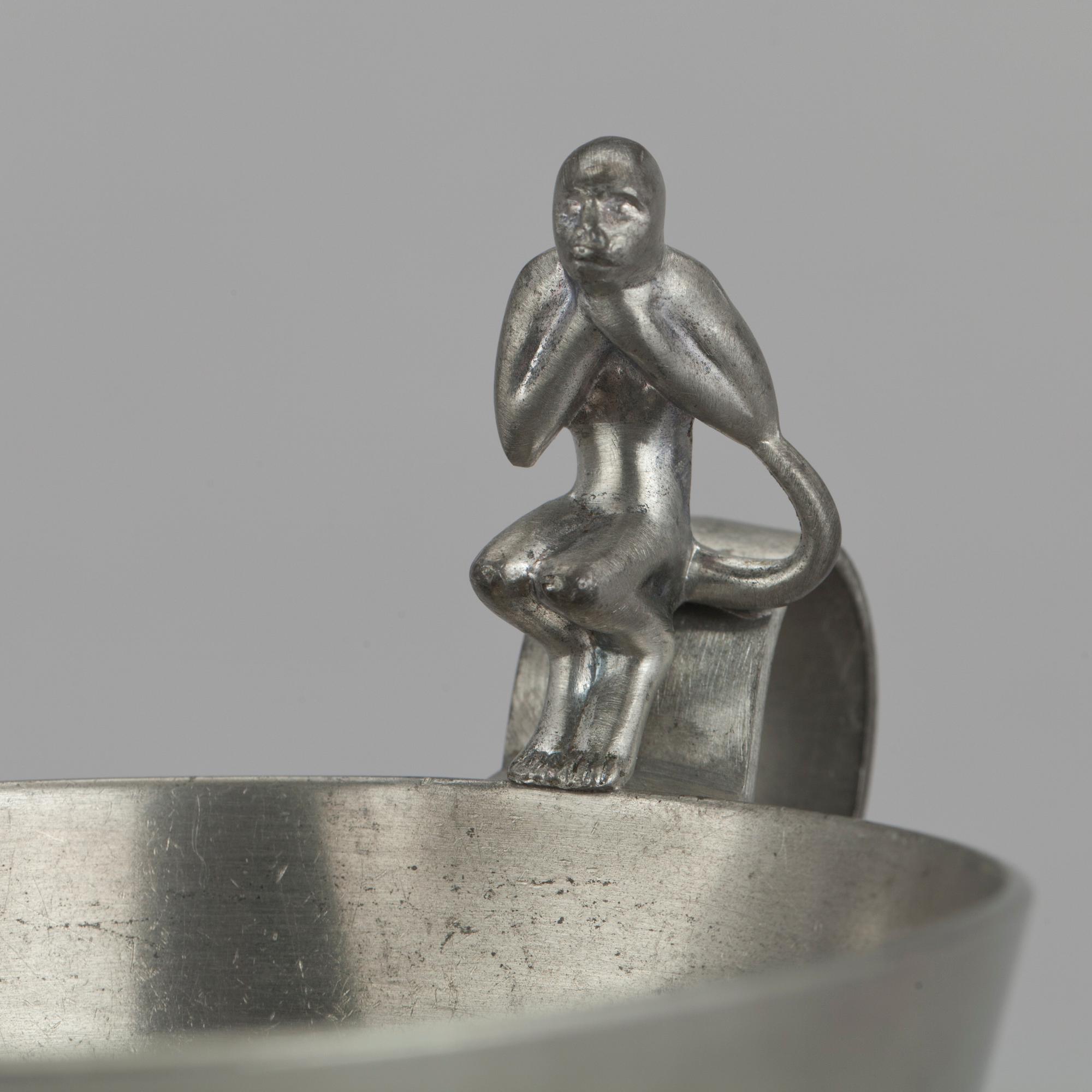 SKÅL MED LOCK SAMT MUGG, tenn, Firma Svenskt tenn respektive Guldsmedsaktiebolaget GAB, Stockholm 1931 och 1930.