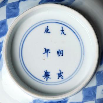 A blue and white 'figural' bowl, Qing dynasty, Kangxi (1662-1722).