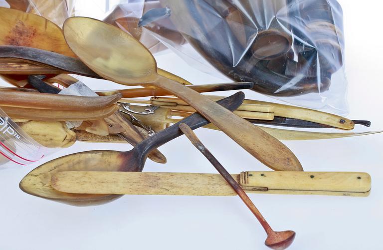 PARTI BENFÖREMÅL, ca. 40 delar, 1700-1900-tal.