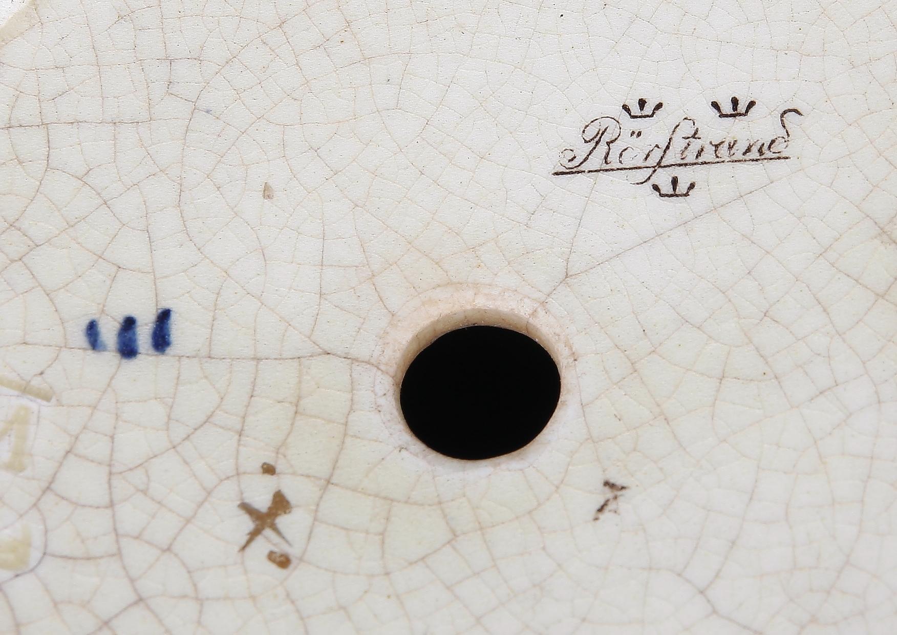 FOTOGENLAMPA samt YTTERFODER, keramik, Rörstrand, 1900-talets början.