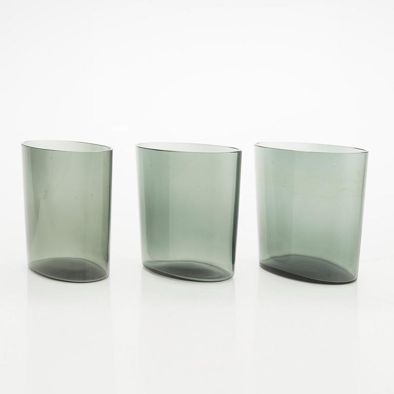 Saara Hopea, three serving bowls with tray and three vases for Nutjärvi Notsjö.