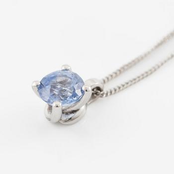 Necklace 14K white gold with sapphire.