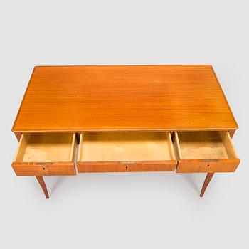 Carl Malmsten, kirjoituspöytä, "Guldheden", 1900-luvun toinen puoli.