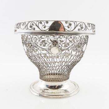 Bowl, Johan Martin Schott, Frankfurt am Main, (active 1815-1822), possibly, filigree work silver.