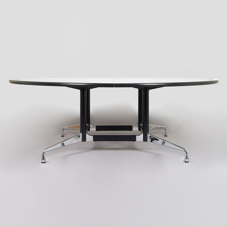 Charles & Ray Eames, konferensbord, "Segmented Table", Vitra 2005.