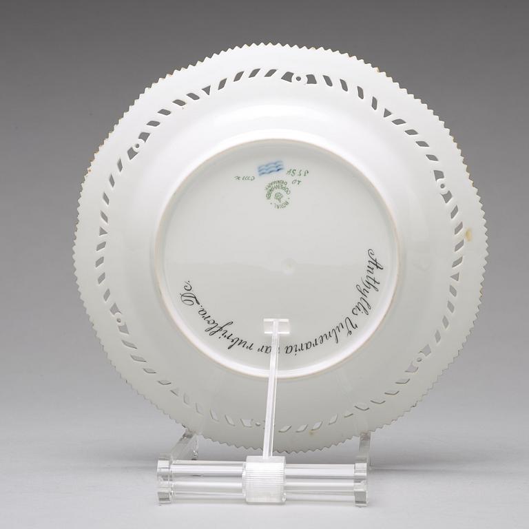 A set of 12 Royal Copenhagen 'Flora Danica' dessert dishes, Denmark, 20th Century.
