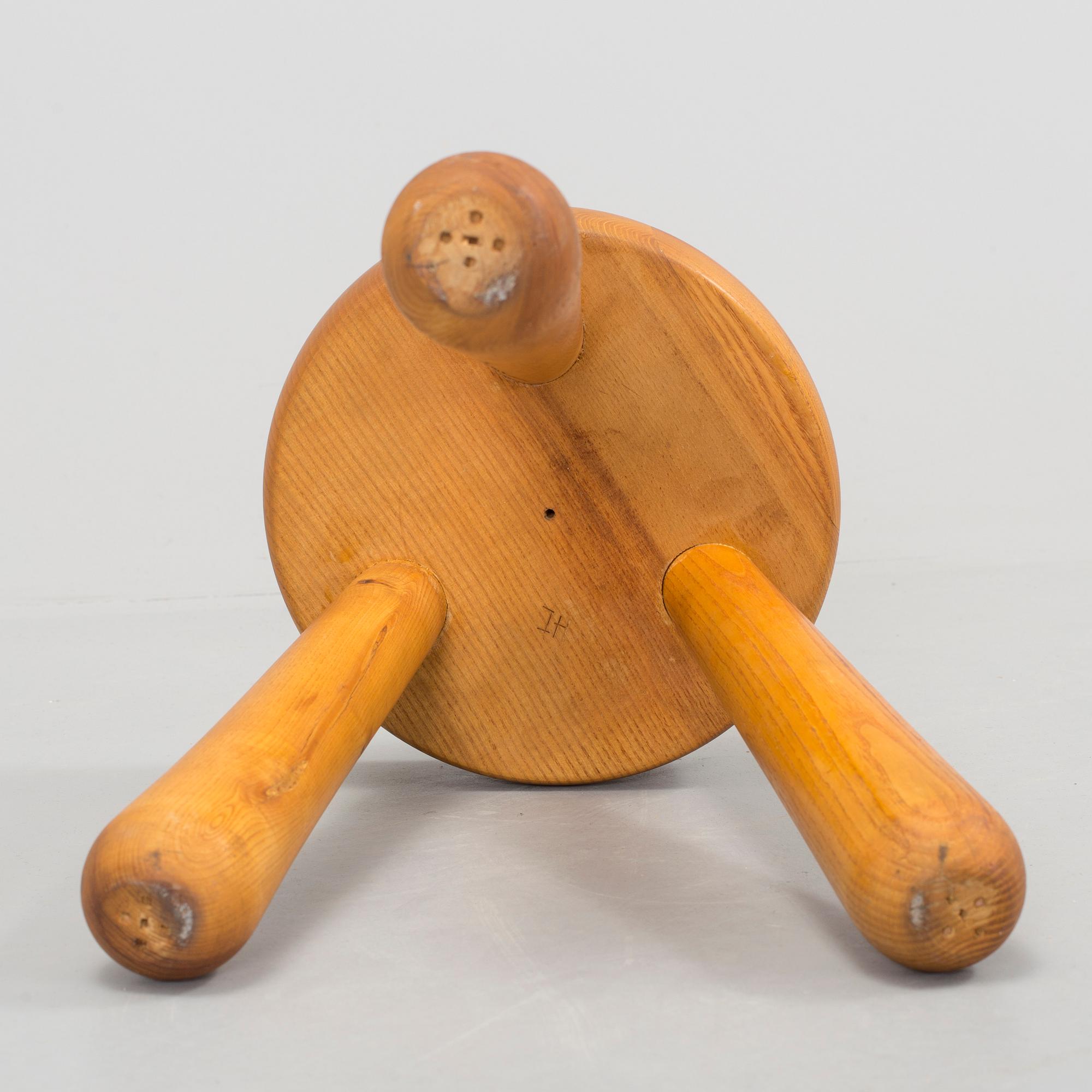 INGVAR HILDINGSSON, an oak stool from I.H. slöjd, second half of the 20th Century.