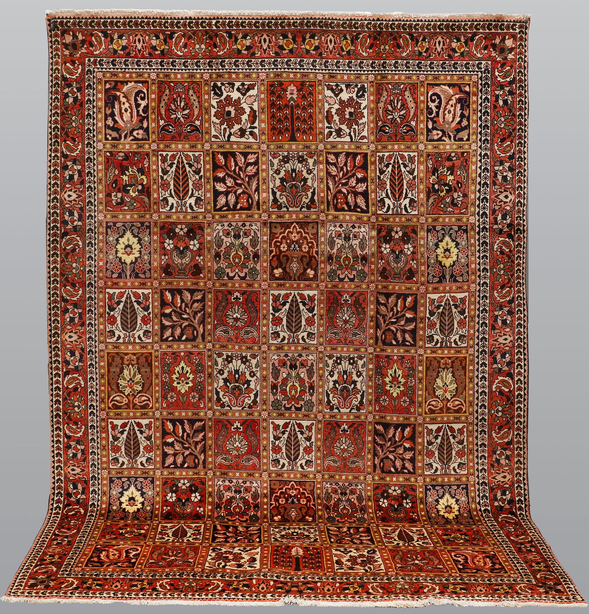 A carpet, Baktiari, ca 315 x 217 cm.