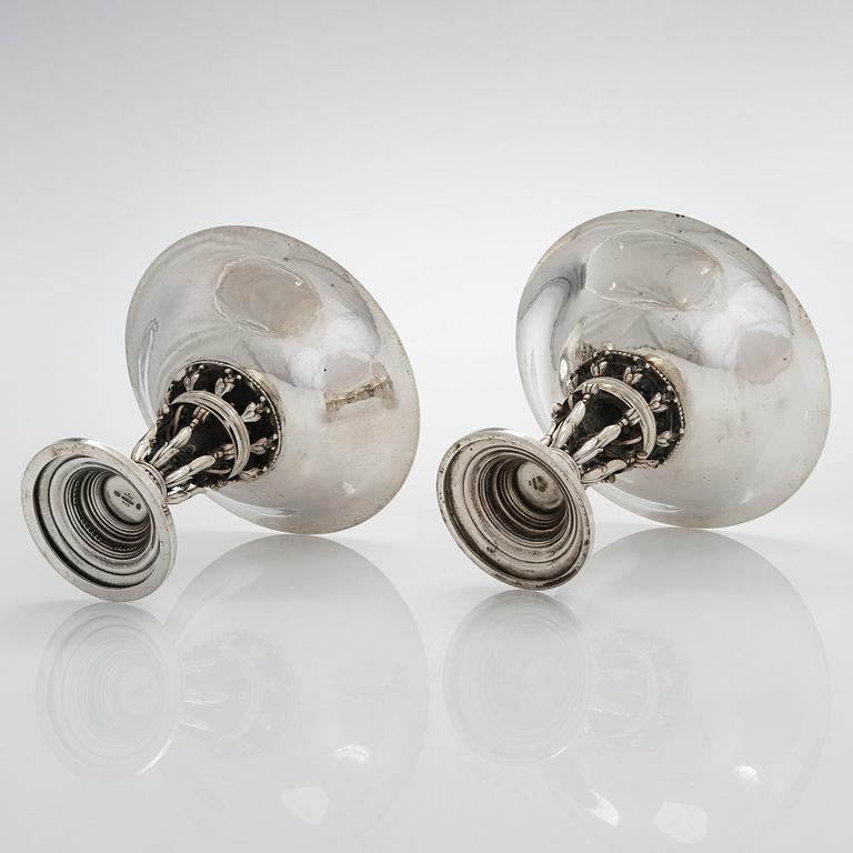 A pair of centrepiece silver bowls by Johan Rohde for Georg Jensen, Copenhagen 1915-1919. Design nr 252.