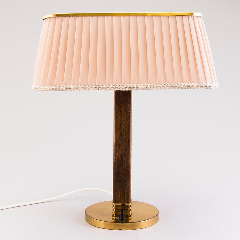 Paavo Tynell, BORDSLAMPA, modell 5066, Taito Oy, 1900-talets mitt.