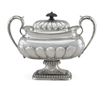 A SUGAR BOWL, silver. Otto Heinrich Nowack (1829-45) Tartu, Estonia. Height 16 cm, weight 671 g.