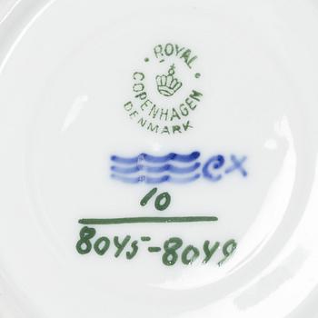 Te- och kaffeservis, 33 delar, porslin. "Blå blomst", Royal Copenhagen, Danmark.