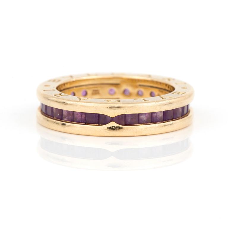 RING med trappslipade ametister, Bulgari, Italien.