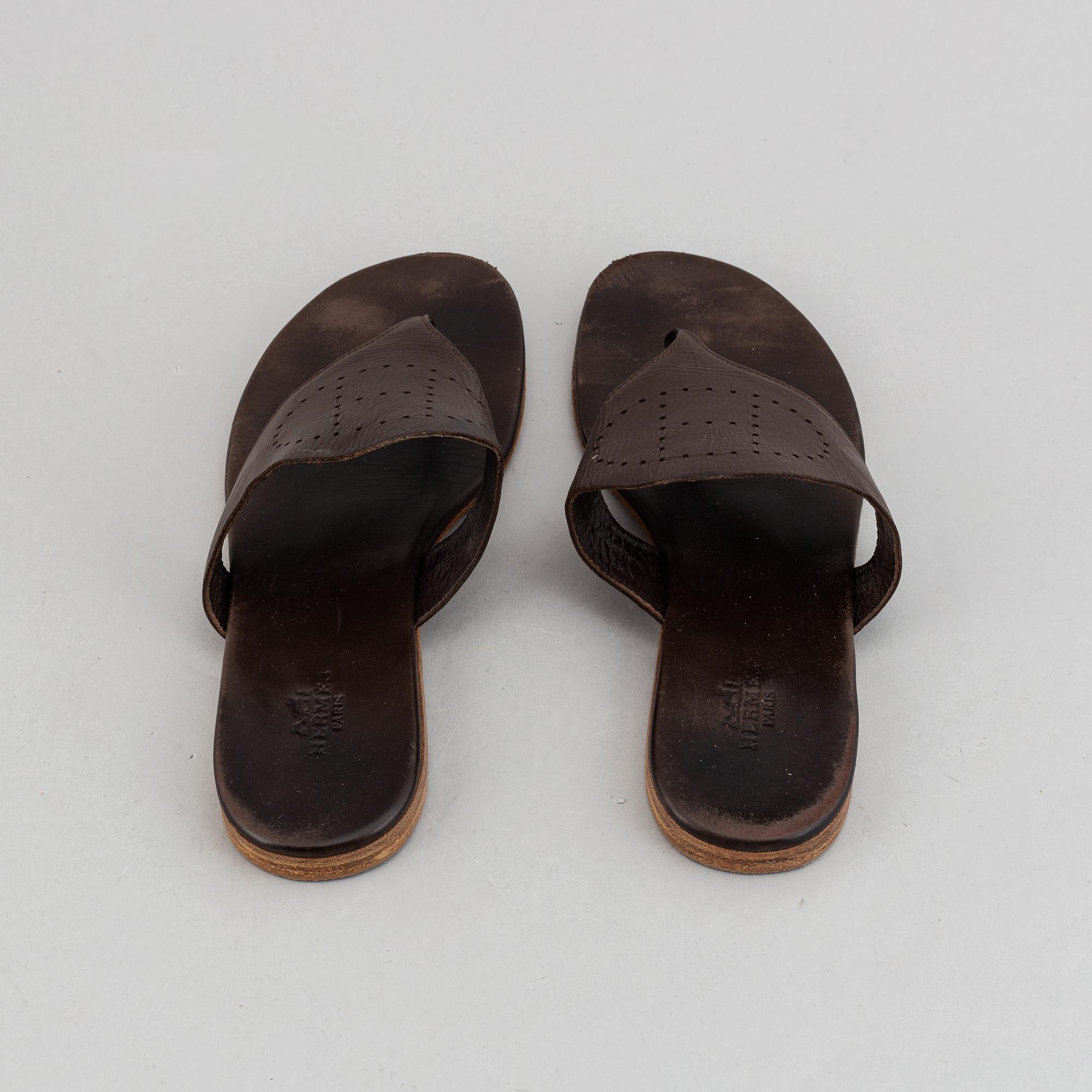 Hermès, a pair of leather sandals, size 39.