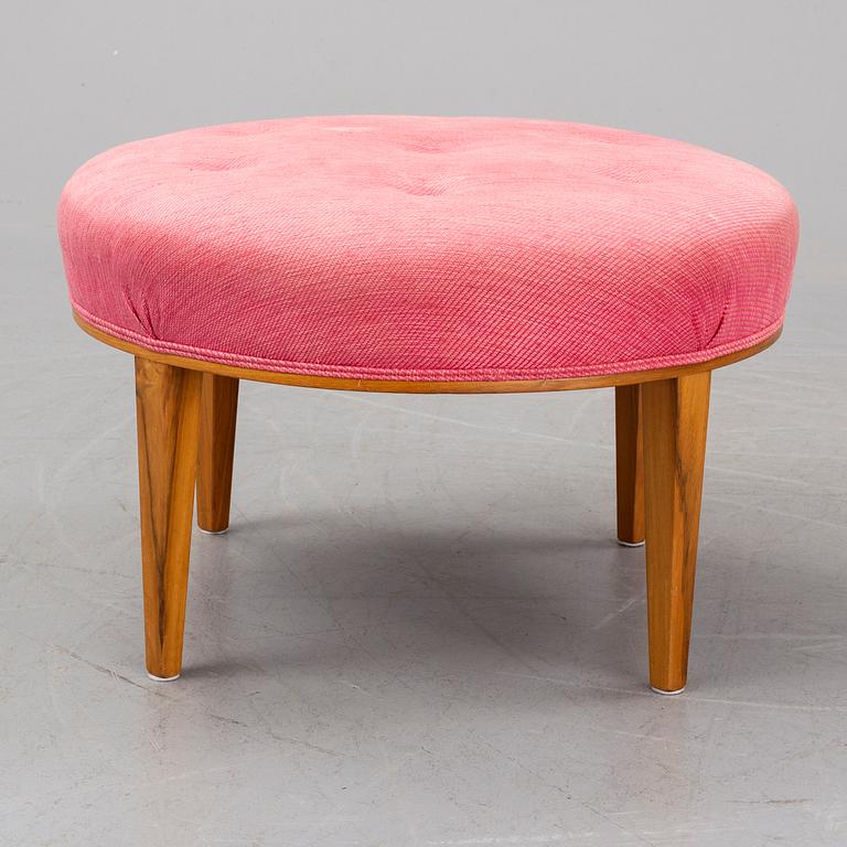 JOSEF FRANK, fotpall, modell 647, Firma Svenskt Tenn.