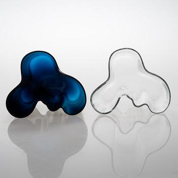 ALVAR AALTO, Two '3030' vases for Iittala Finland.