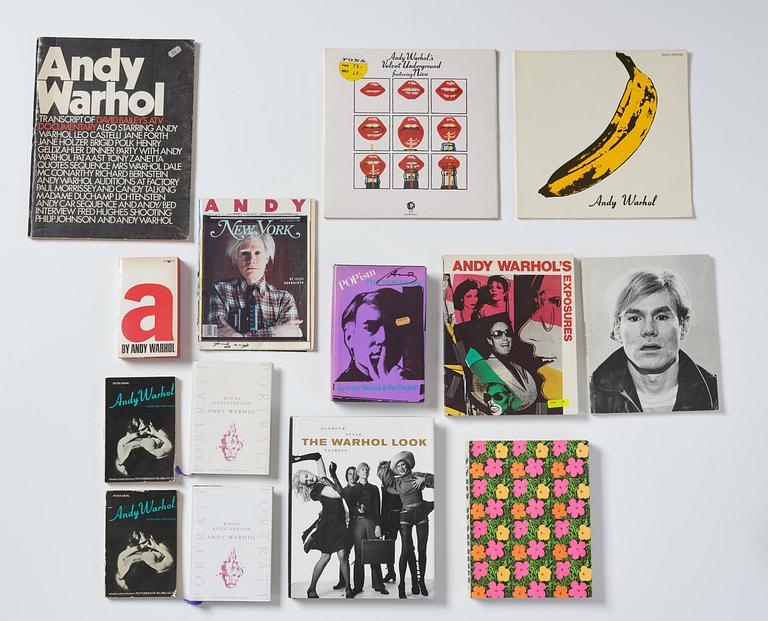 Andy Warhol, Samling av Warhol-relaterade tidningar, böcker och vinylskivor.
