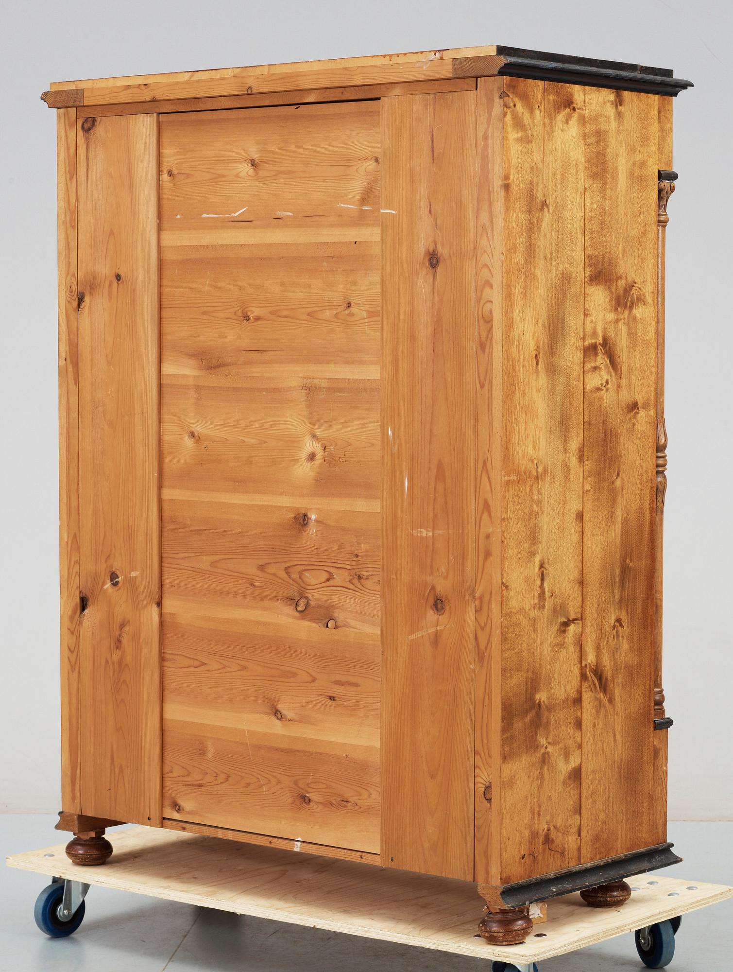 CHIFFONJÈ, nyrenässans, 1800-talets slut.