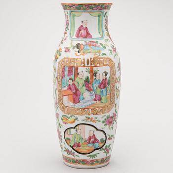 A late 19th Century Chinese porcelain vase.