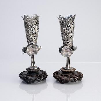 A pair of Chinese Export reticulated silver vases, Qing dynasty, late 19th century.