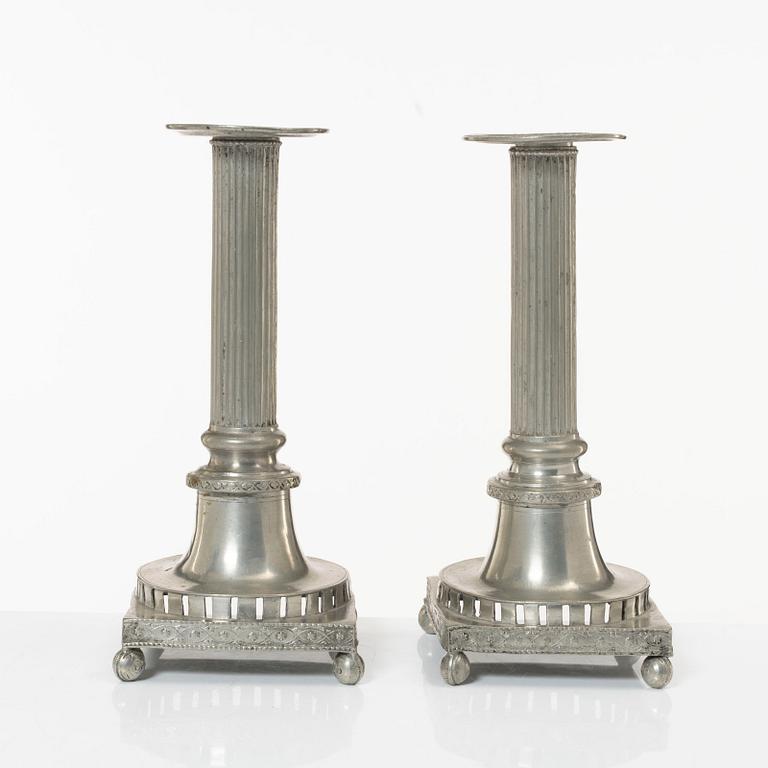 Ljusstakar, ett par, av Carl Petter Eckerström, Västerås 1827, Sengustavianska.