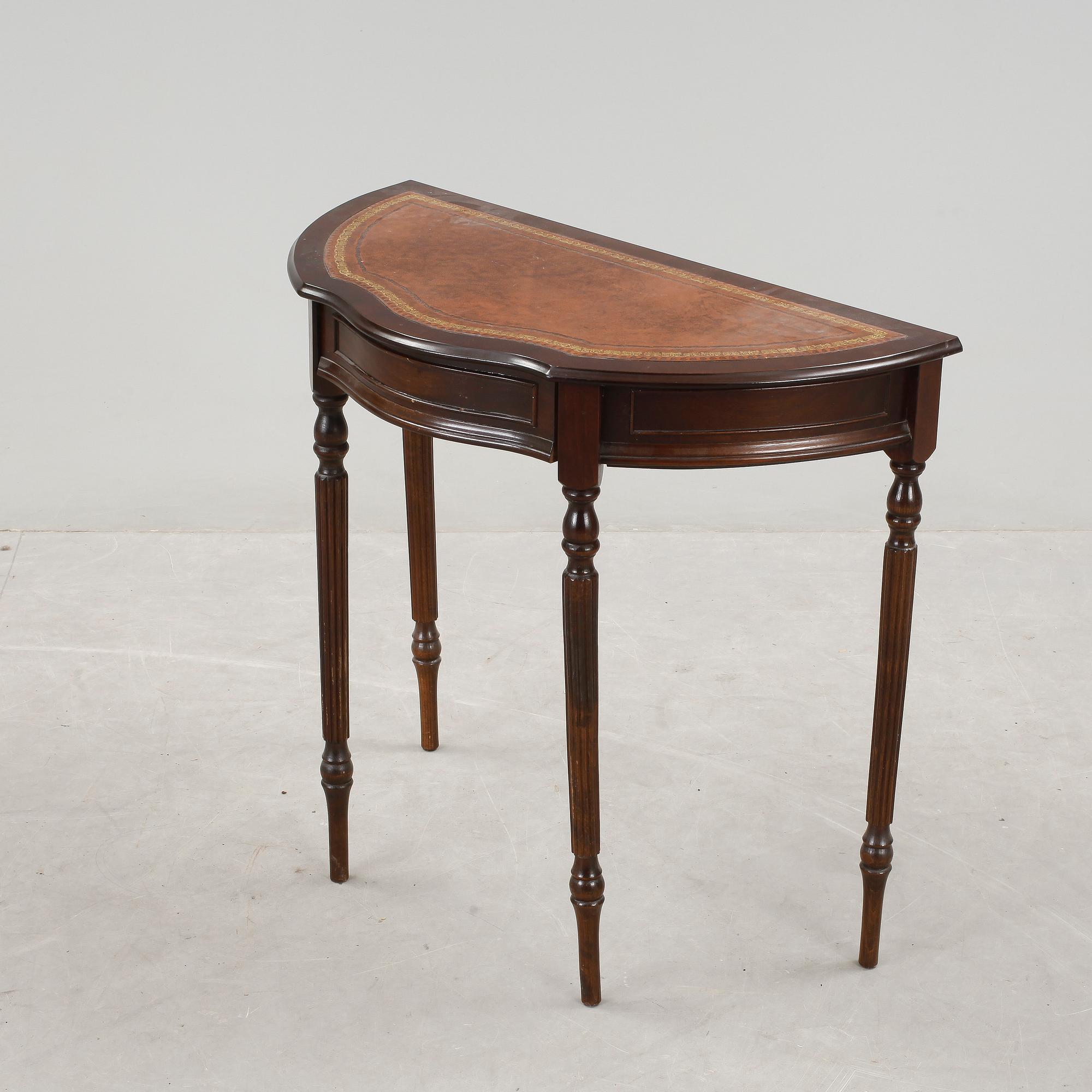 VÄGGBORD, engelsk stil, 1900-tal.