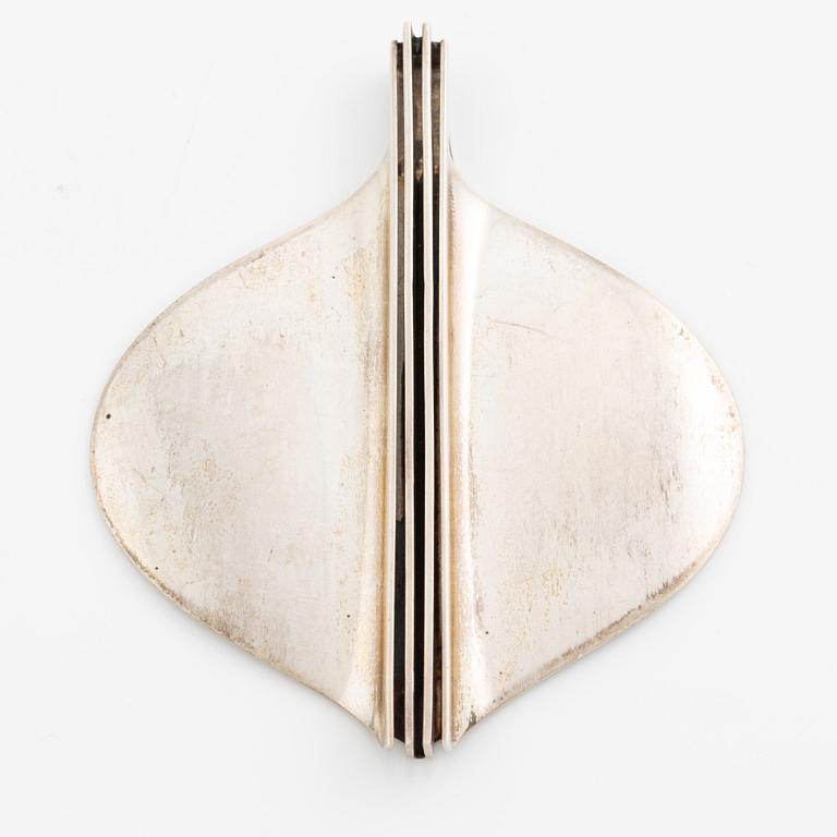 Bracelet and pendant, silver. Pendant by David Andersen, Norway.