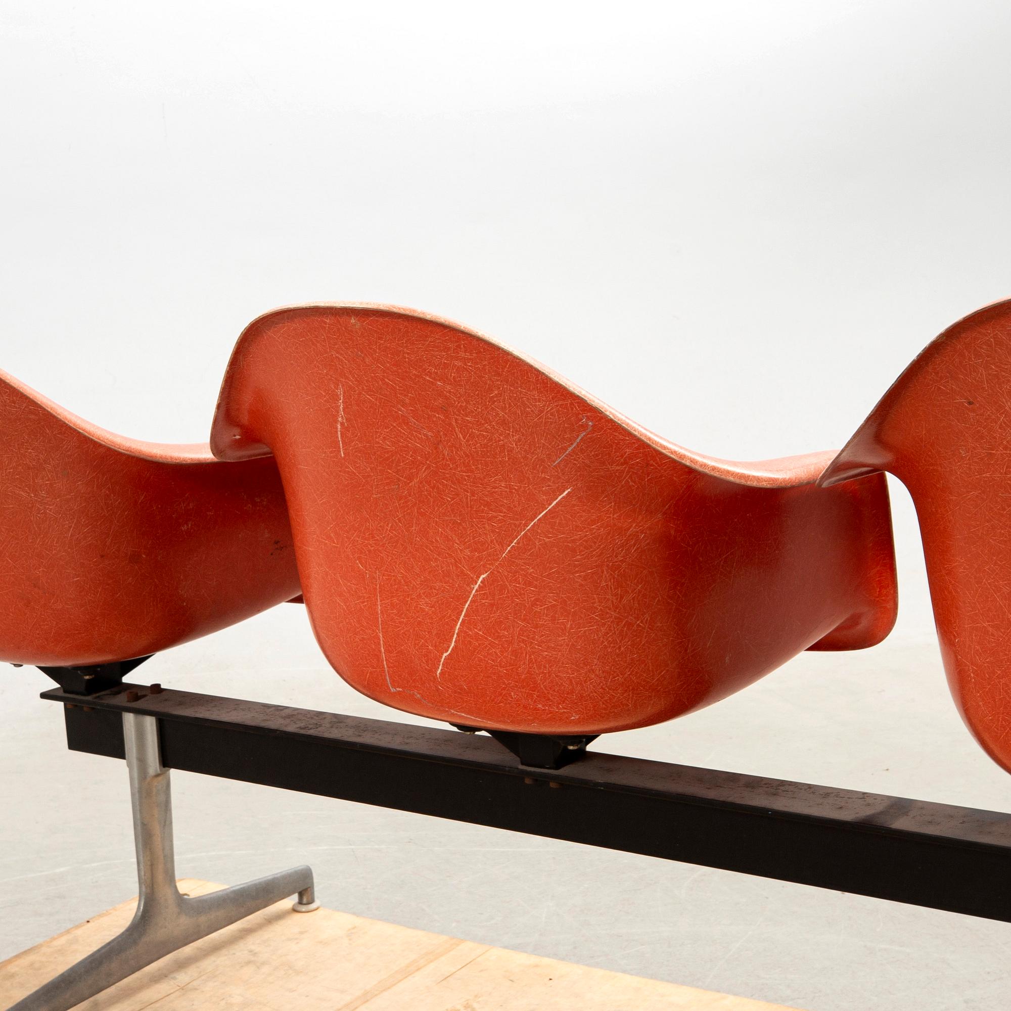 Charles & Ray Eames, Sofa, "Eames Plastic Side Chair RE beam seating", Herman Miller, second half of the 20th century.