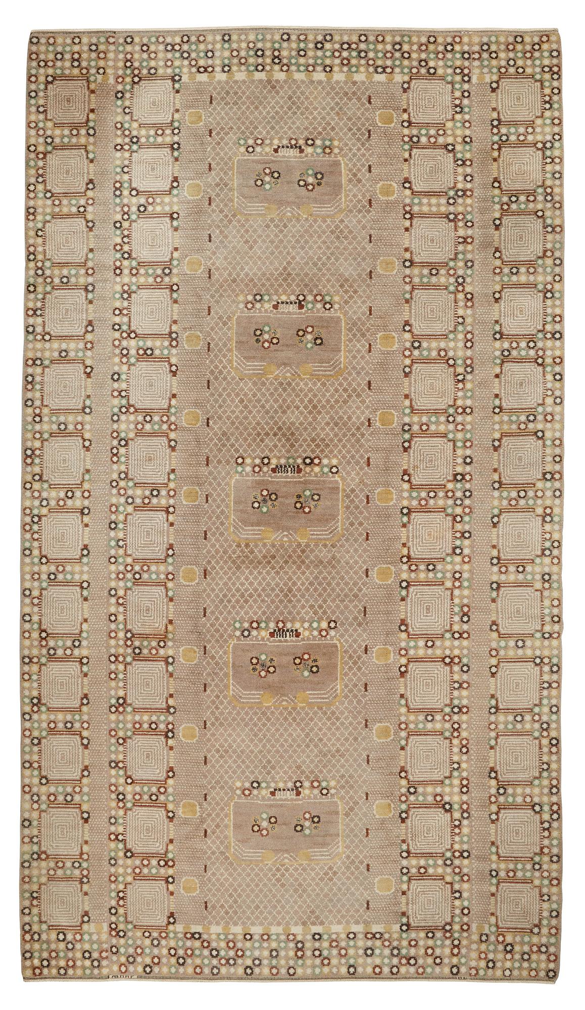 Barbro Nilsson, MATTO, "Krabban, grå", knotted pile, ca 496 x 277,5 cm (of which 45 cm are added on each side), signed AB MMF BN.