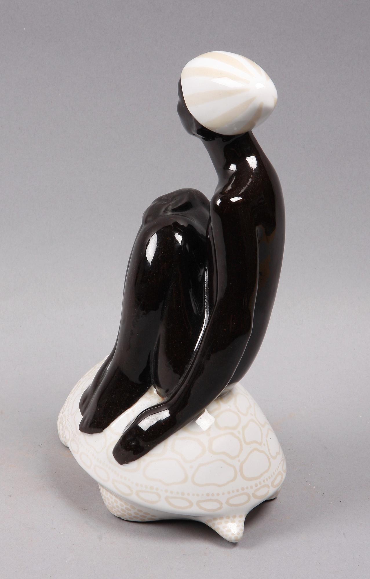 FIGURIN, lergods. Marie Simmulson. Upsala-Ekeby.