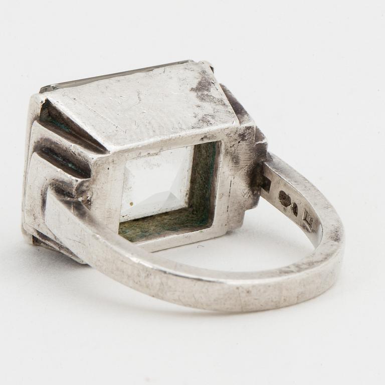 A Wiwen Nilsson silver and rock crystal ring.