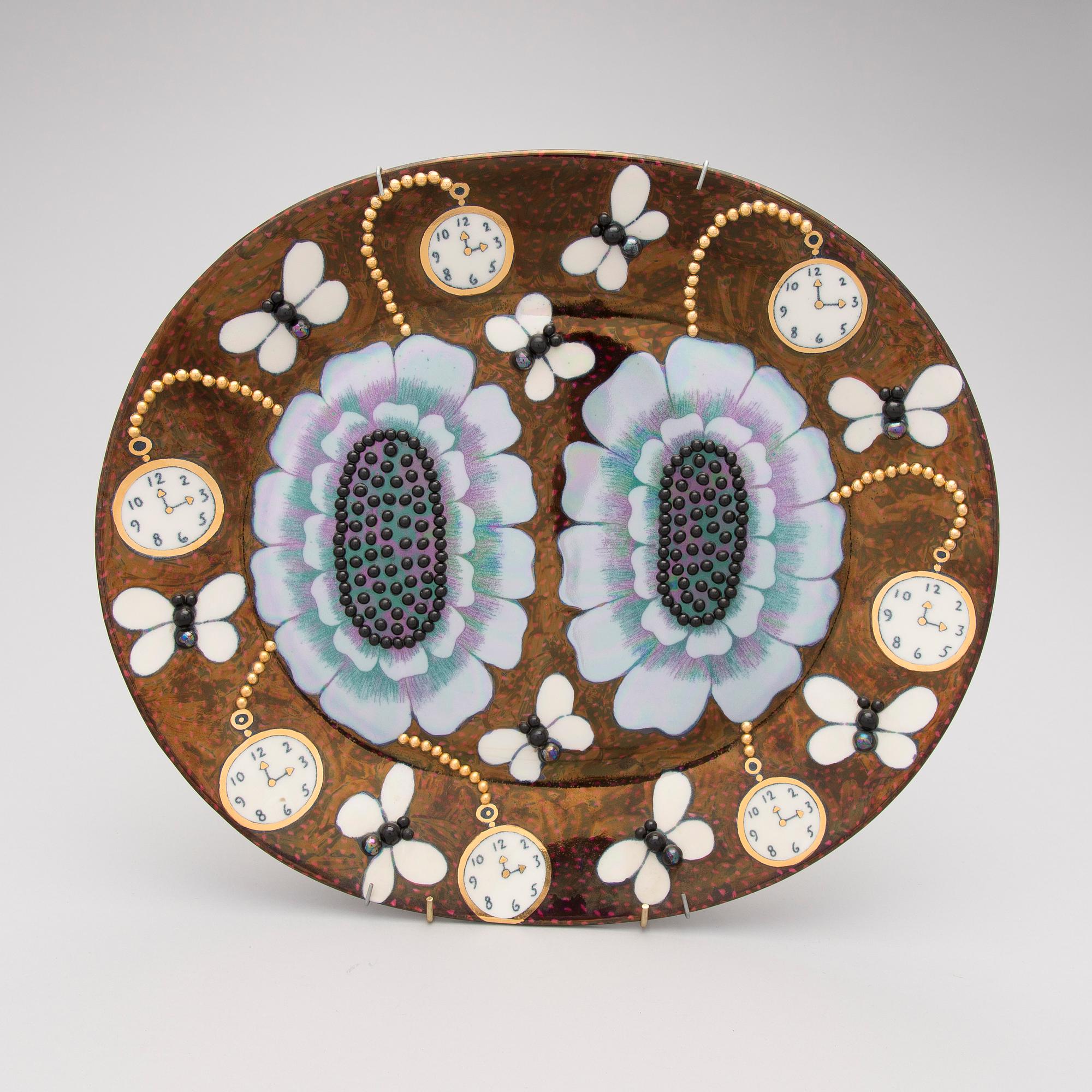 A 'Duetto' Ceramic plate by Birger Kaipiainen for Arabia Art in 1983, signed and numbered 156/300.